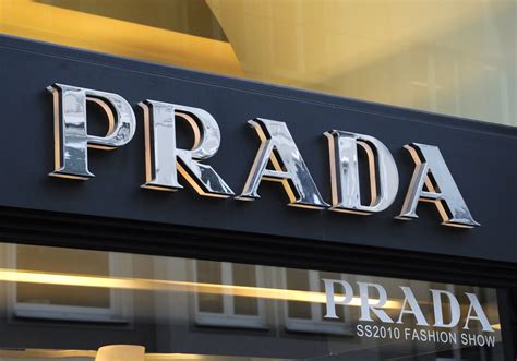 prada accusata di razzismo|Prada Pulls Keychain After Blackface Comparison Backlash.